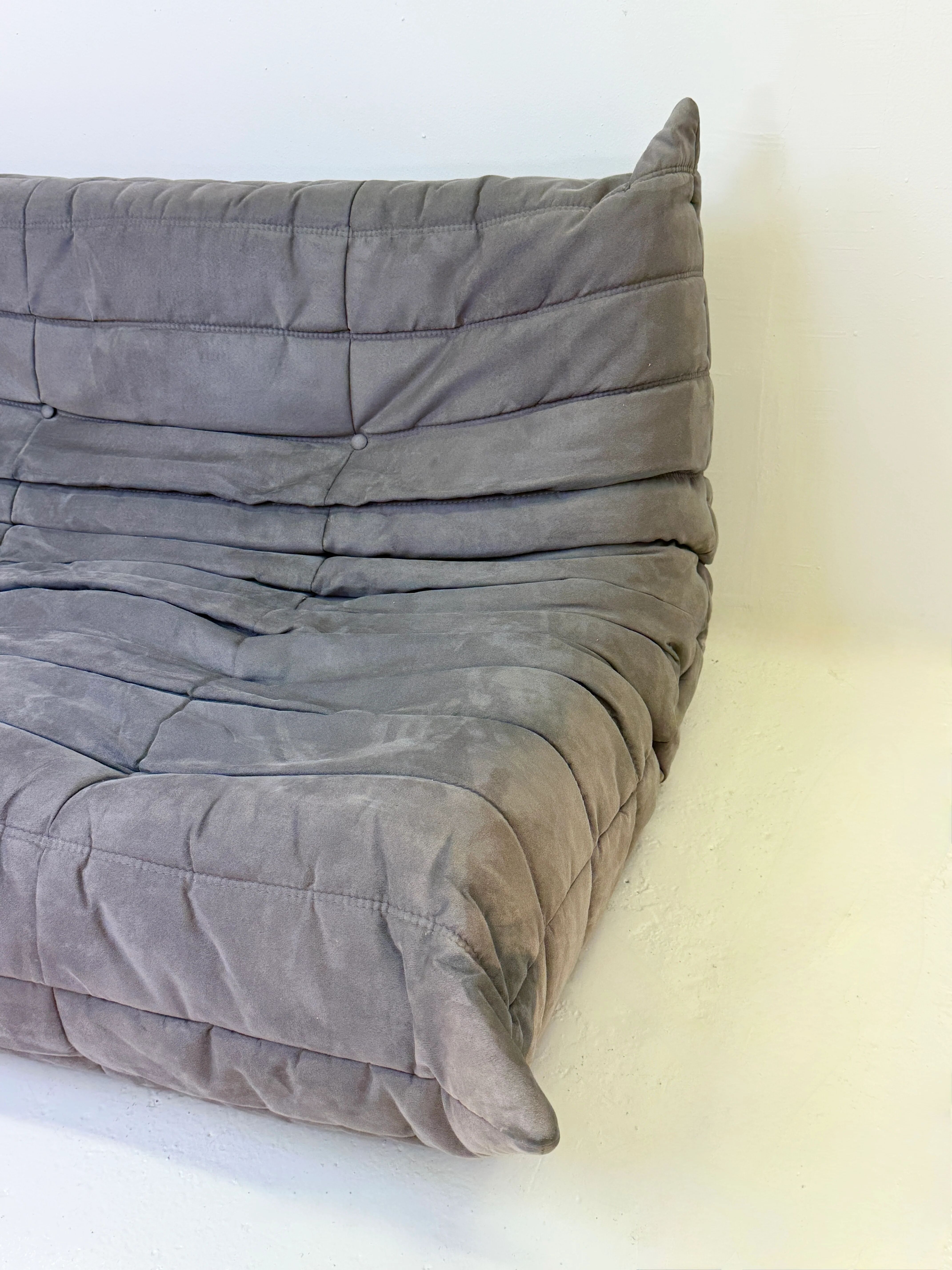Togo 2-seater sofa "Ligne Roset", mouse grey