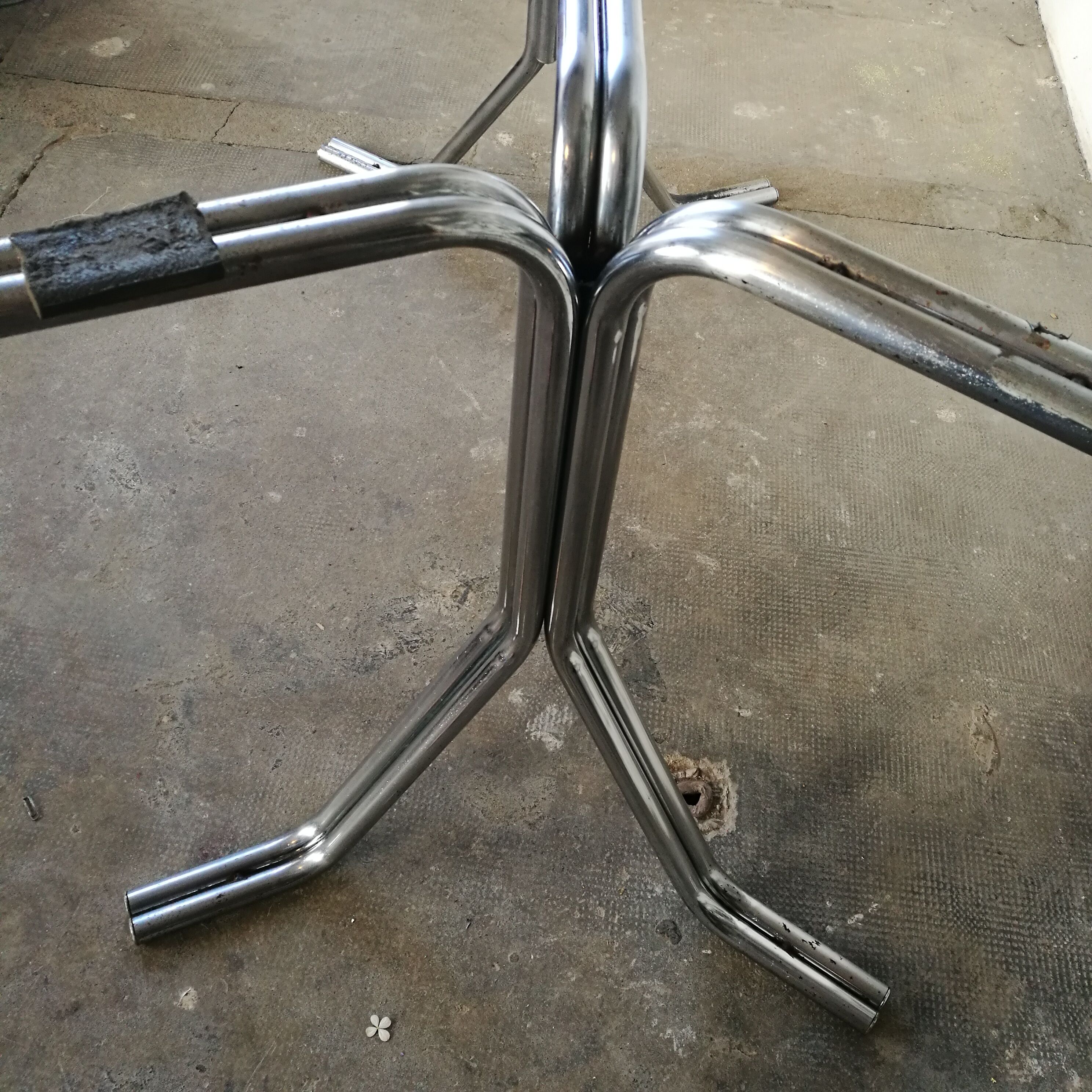 Table, chrome foot, red marble