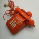 Téléphone bakélite vintage orange