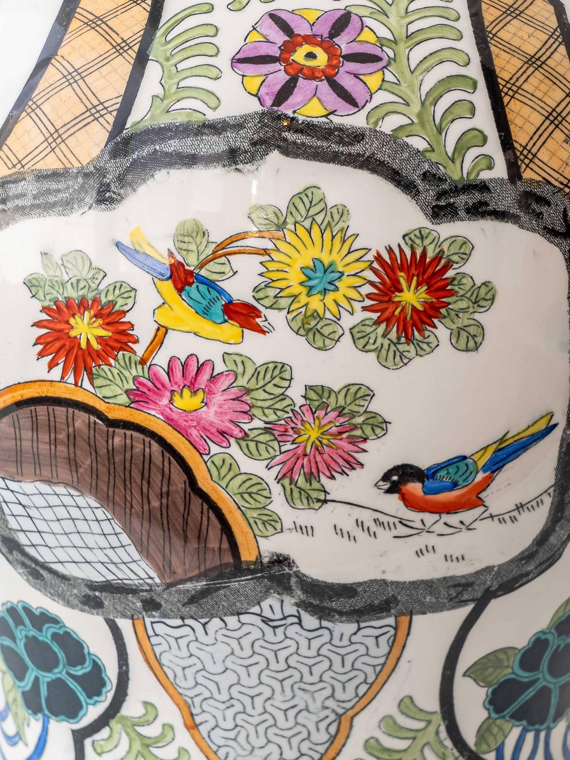 Chinese porcelain table lamp hand-painted by Petrus Regout, circa 1880, new lampshade.