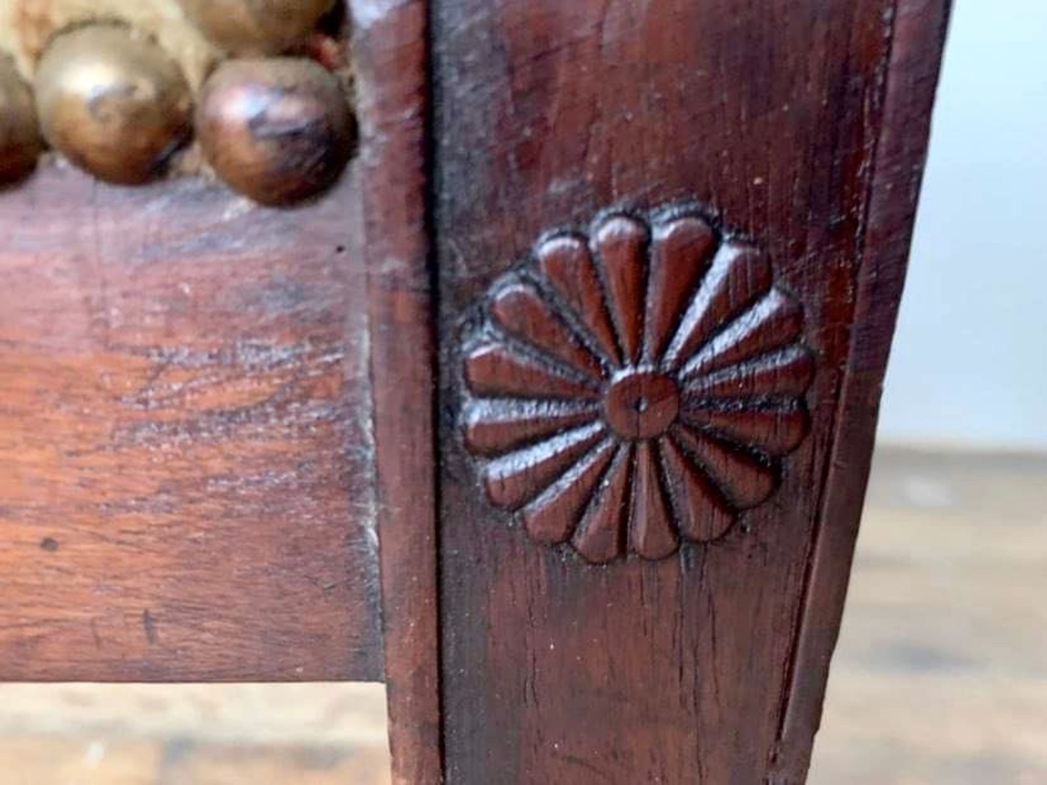 Fauteuil de bureau empire en acajou decor palmettes xviiième