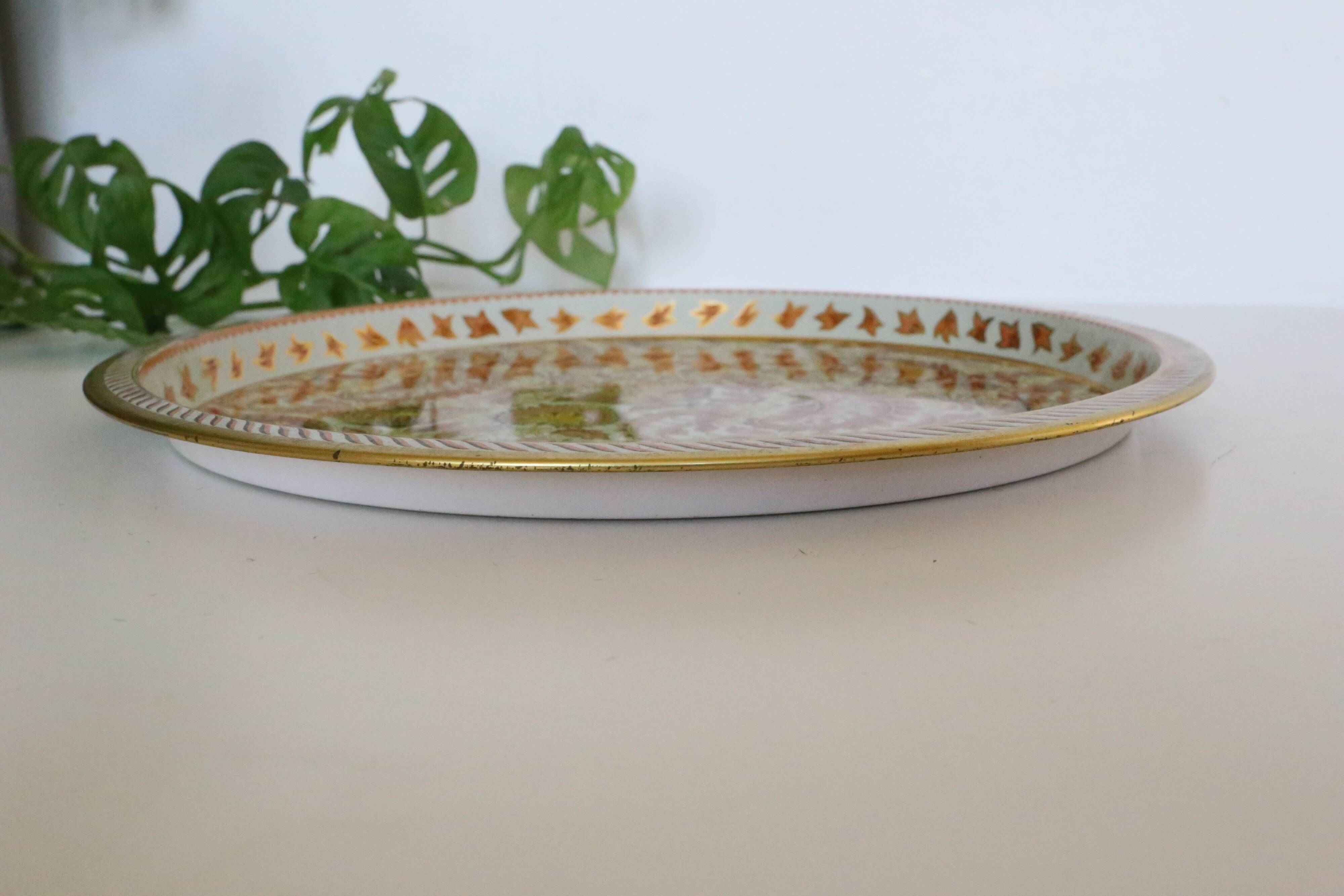 Round metal top, brown parameciums, made in France, vintage