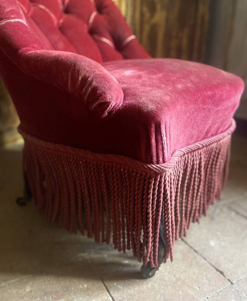 Antique Napoleon III period upholstered toad armchair – 19th century – Upholstered red velvet