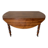 Solid wood extendable table