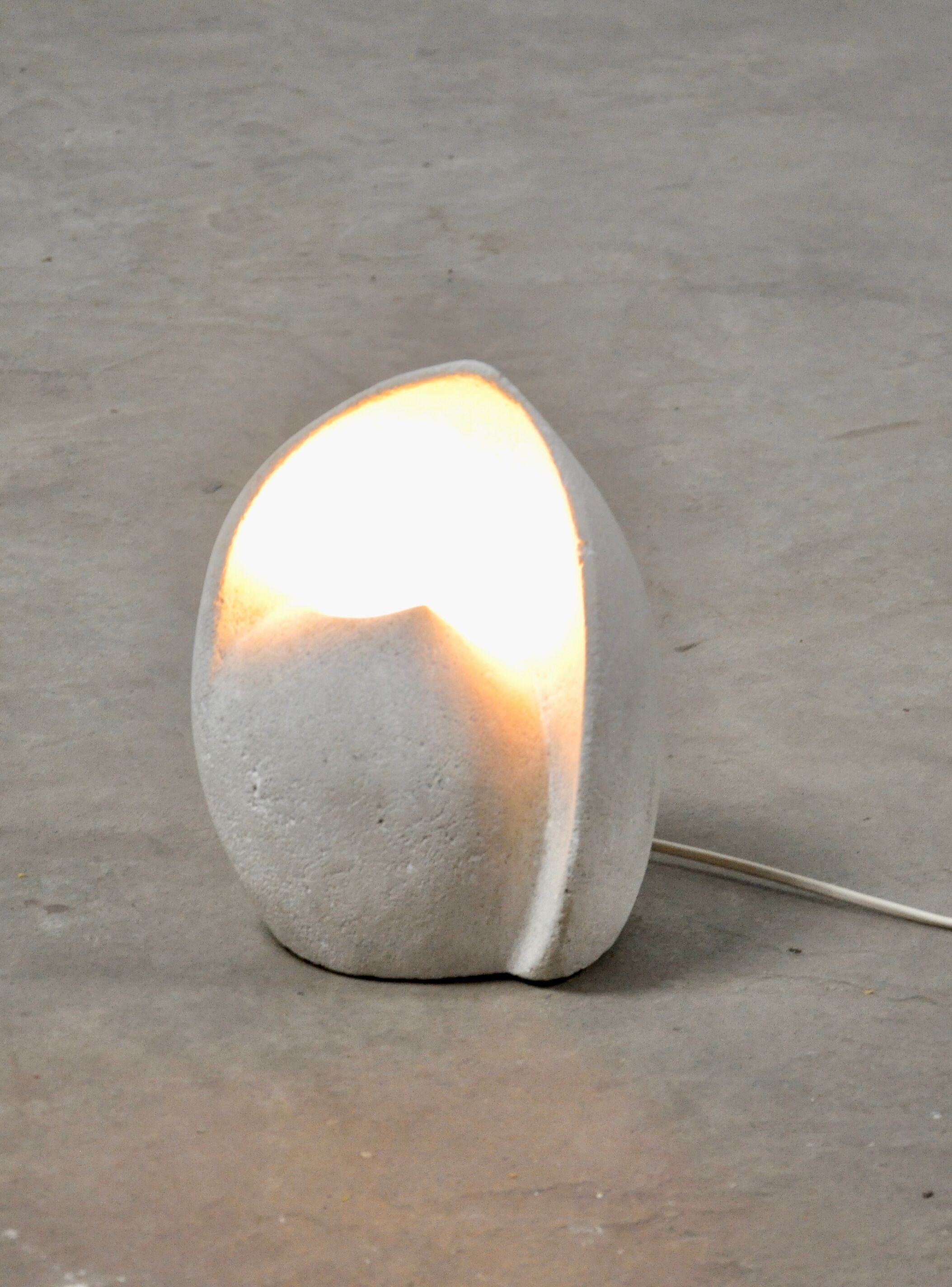 Travertine lamp 1972's