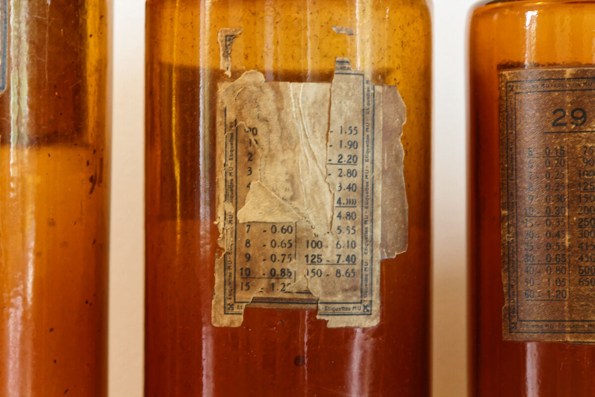 Set of 6 apothecary bottles, early twentieth century