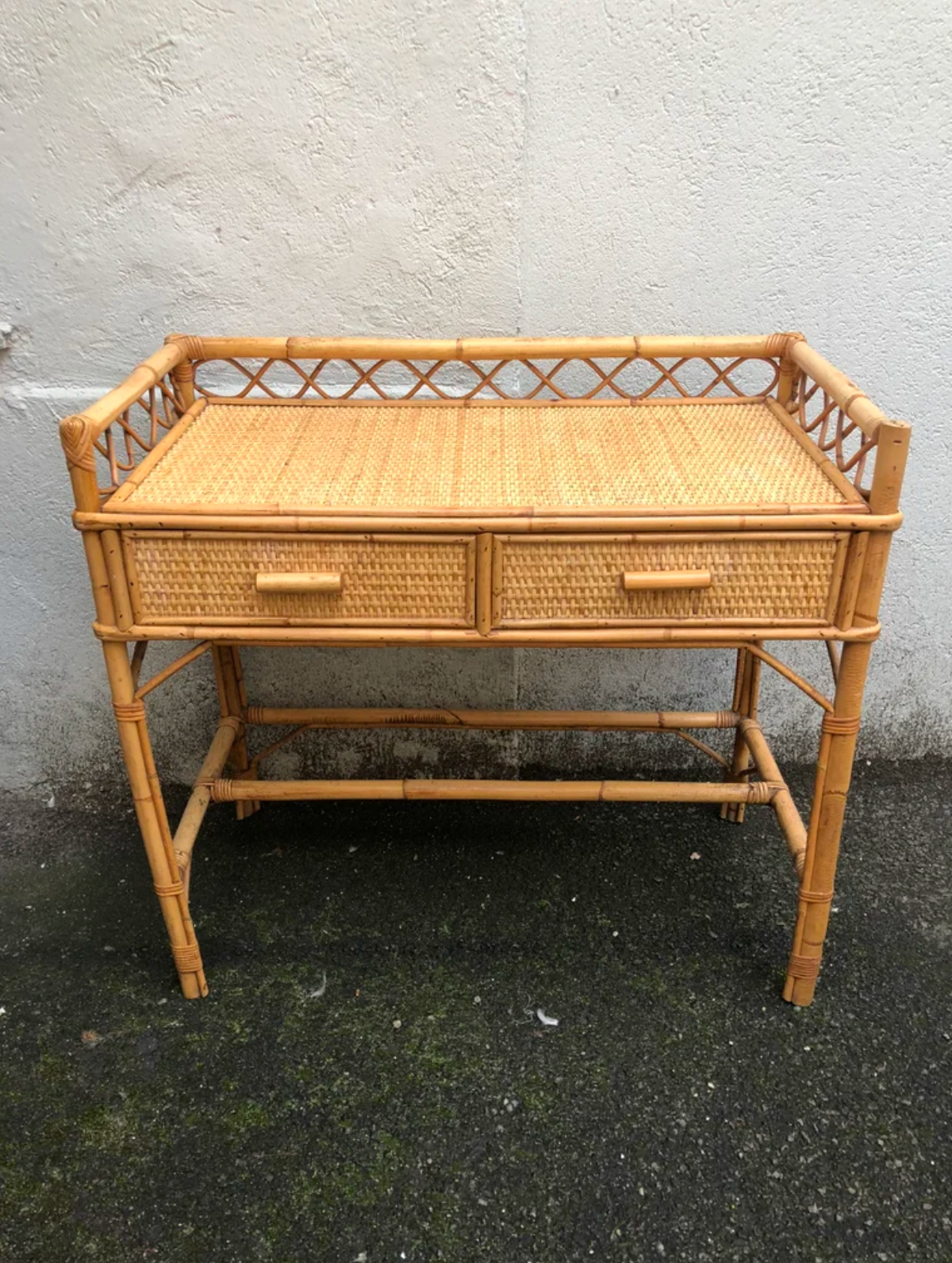 Rattan office with chair