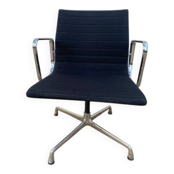 Vitra EA 108 chair