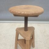 Watchmaker's stool with oak screw