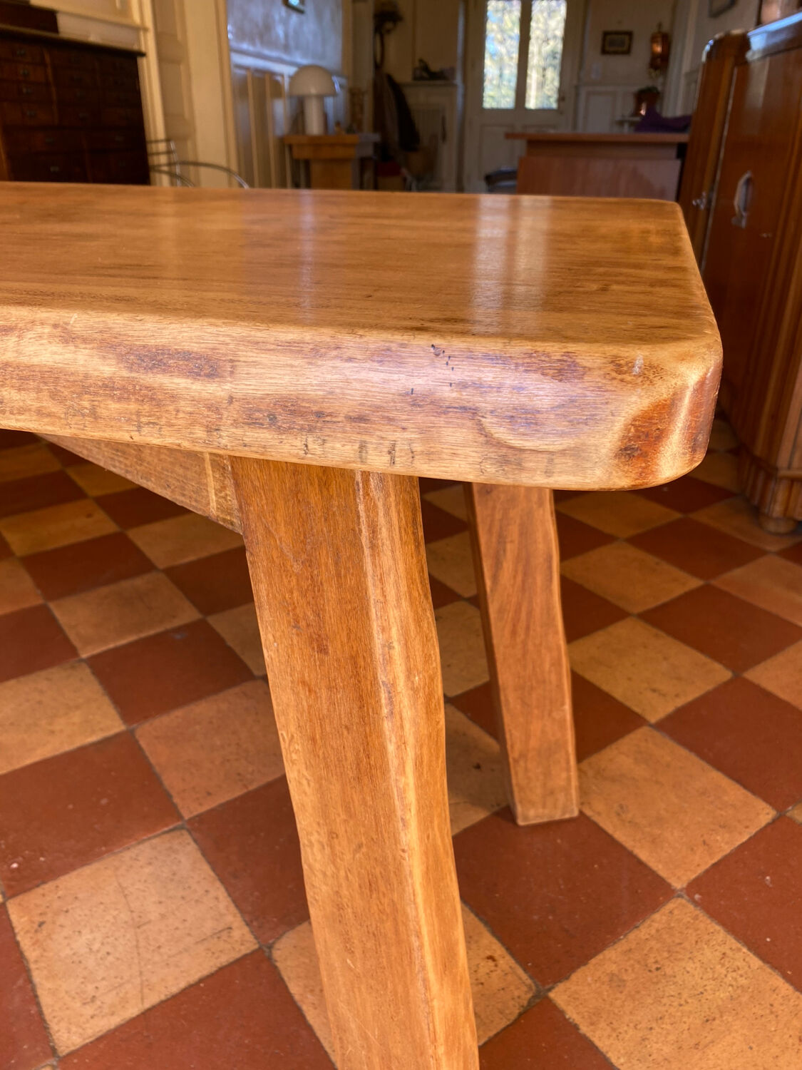 Farm table