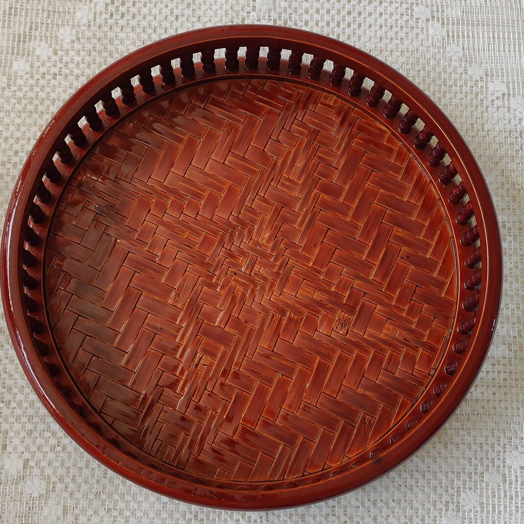Lacquered bamboo box