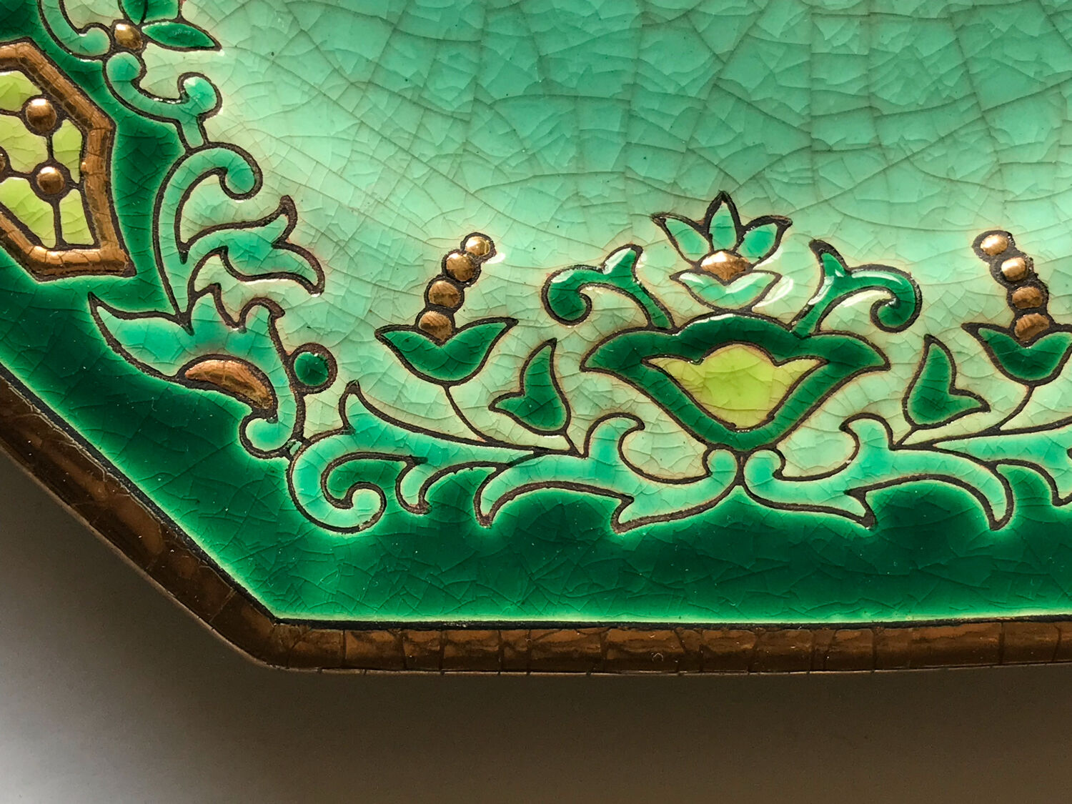 Plat à gâteau Longwy Chevreuse émaux MP Chevallier