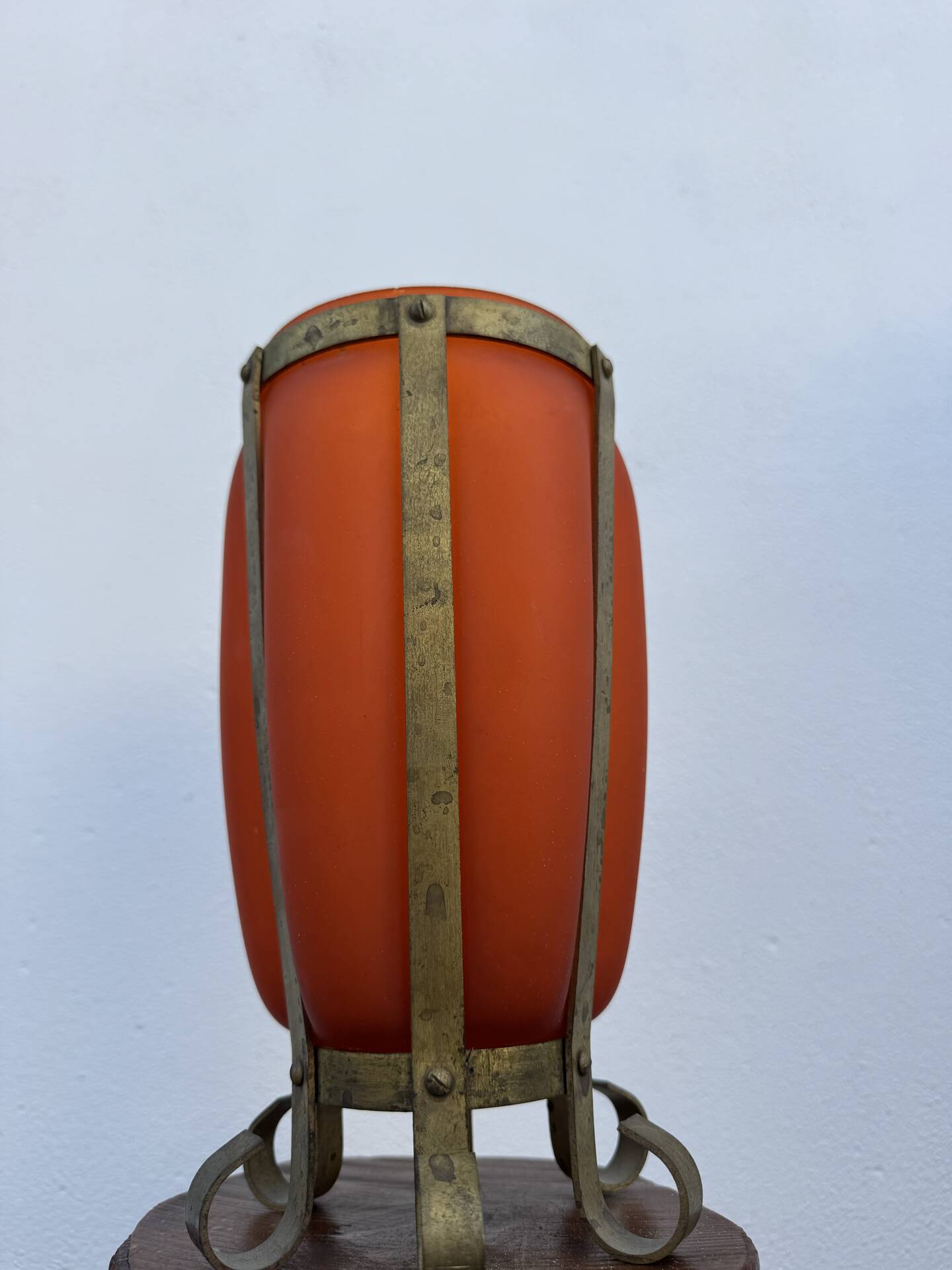Vase à monture pâte de verre laiton années 60