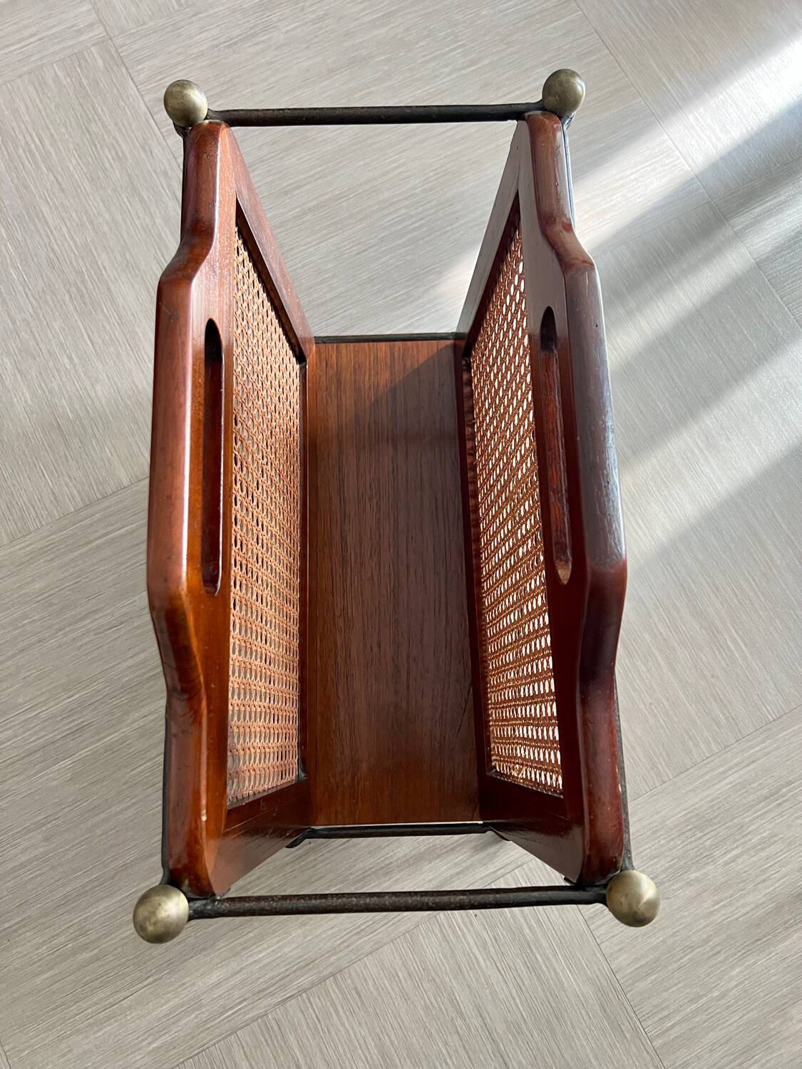 Magazine Holder/Logs in Metal/Wood/Rattan
