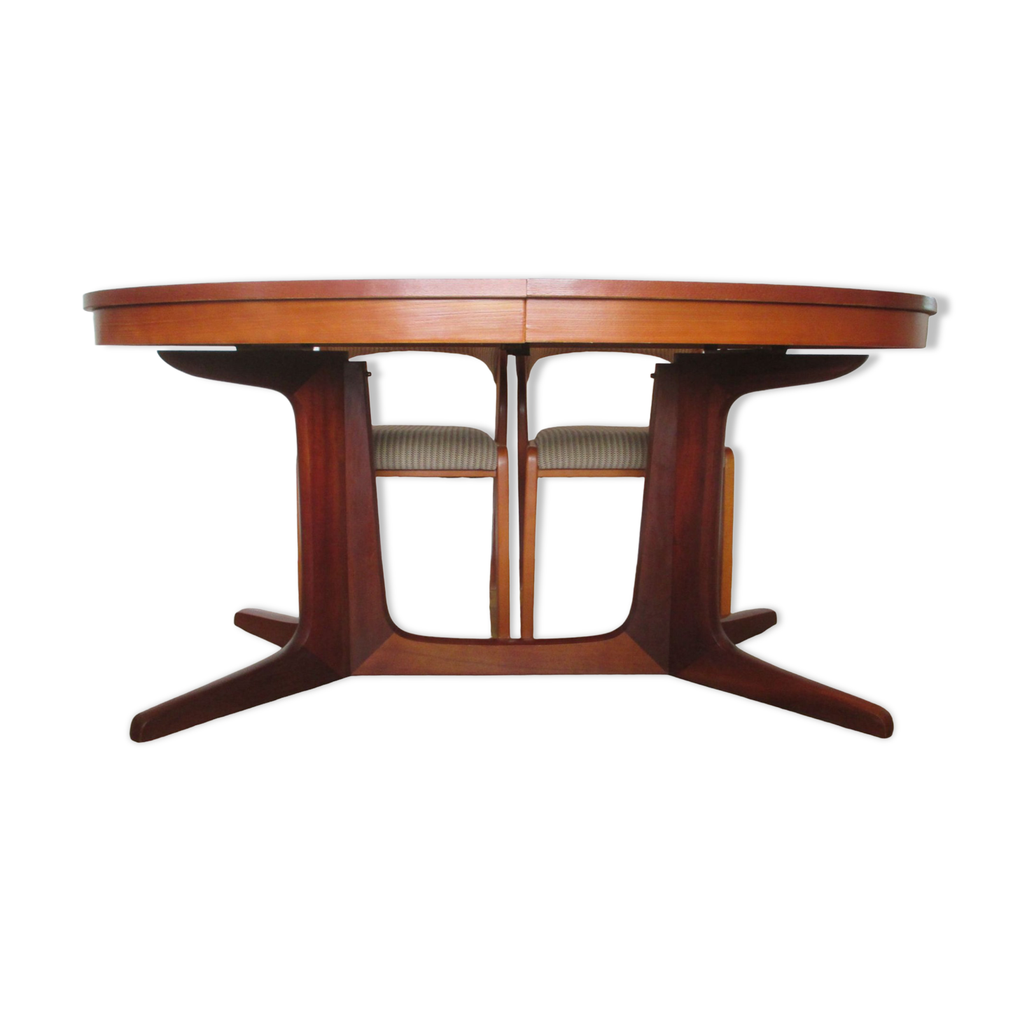 Baumann oval table