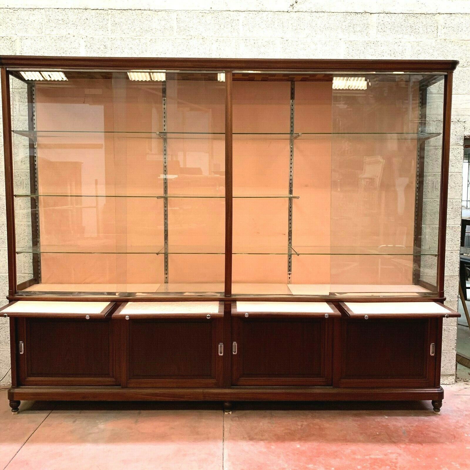 Two-body store window Presentation showcase has sliding doors