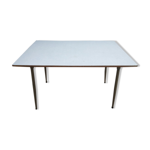 Table formica