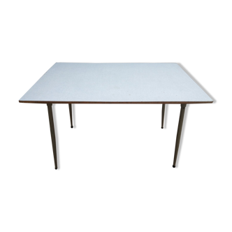 Table formica