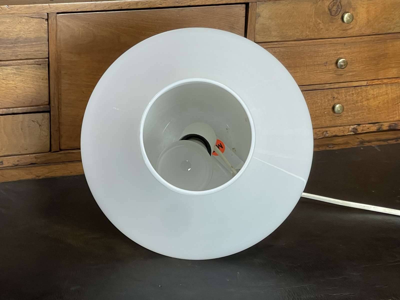 Lampe champignon en opaline blanche des années 70