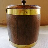 Ice bucket in late 19th Country