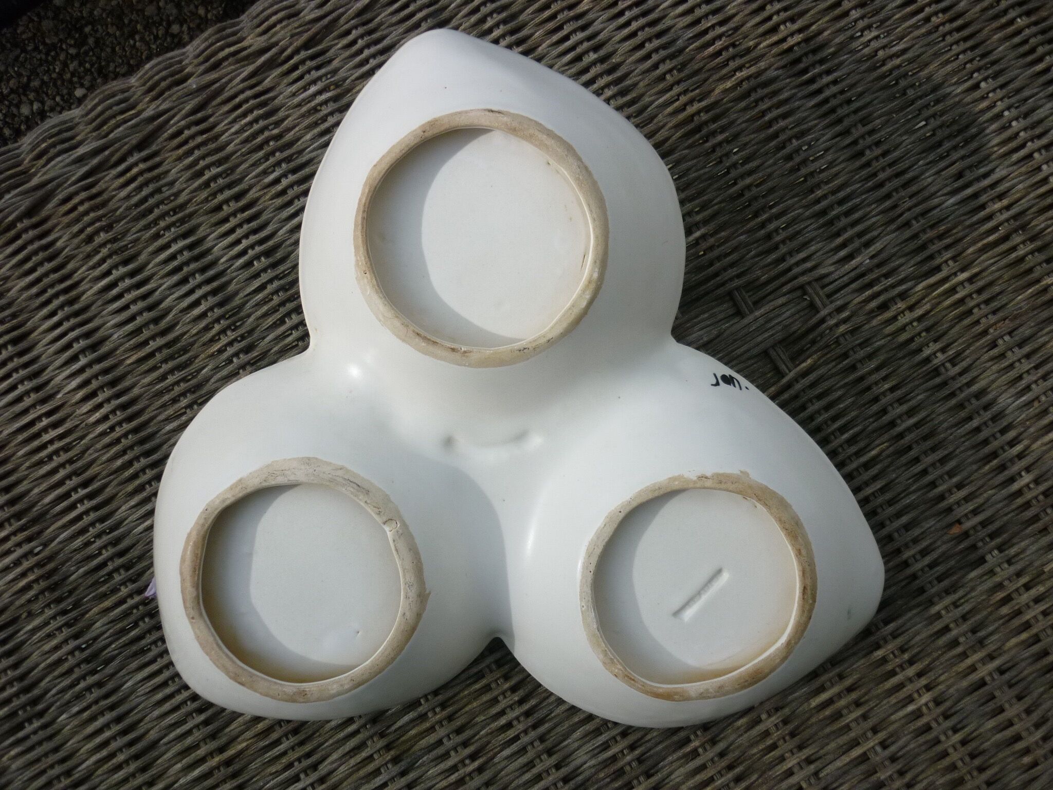 Aperitif dish made from 3 vallauris cups
