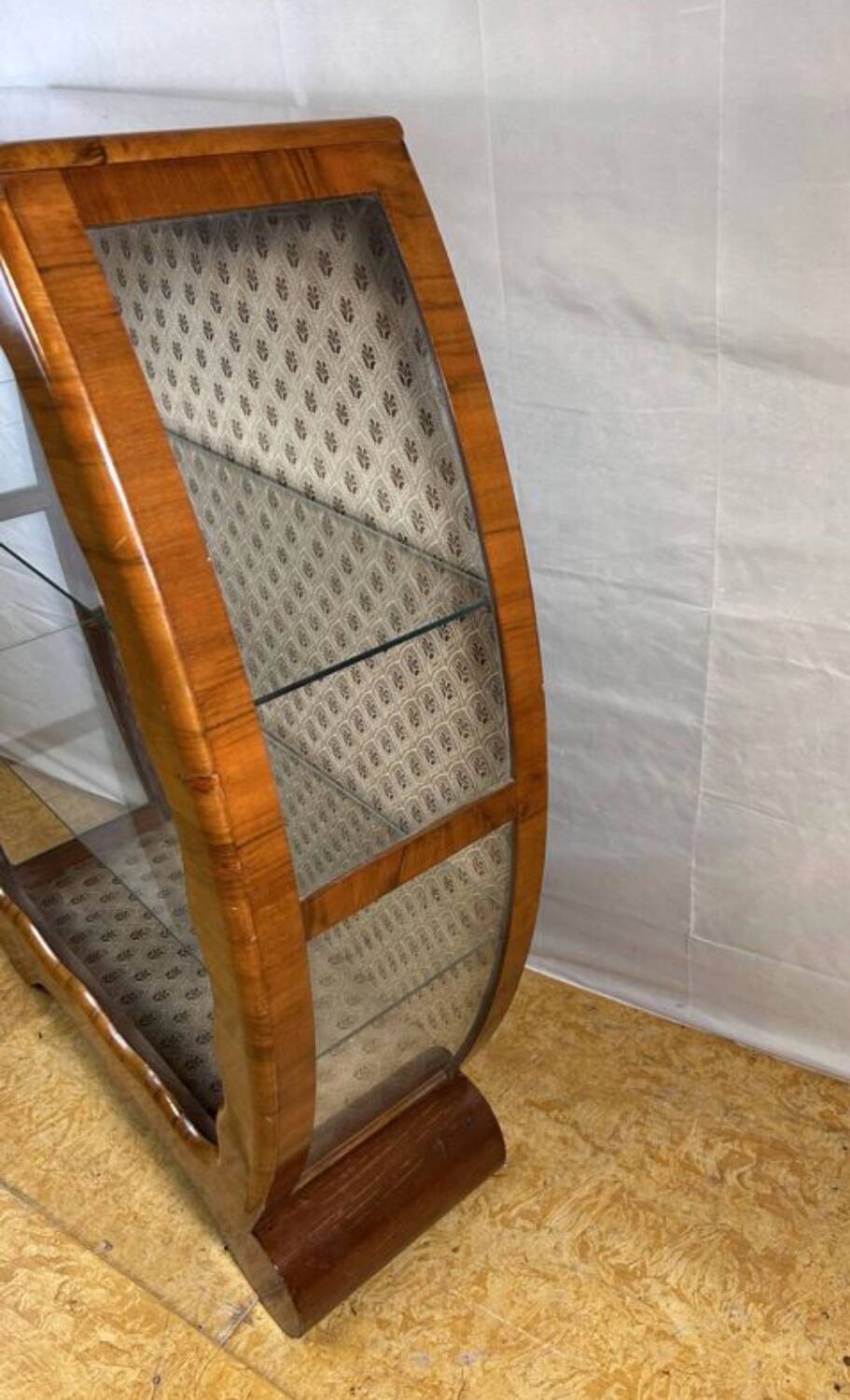 Art Deco Vintage Walnut Display Cabinet 1930s-1940s Art Deco Vintage W