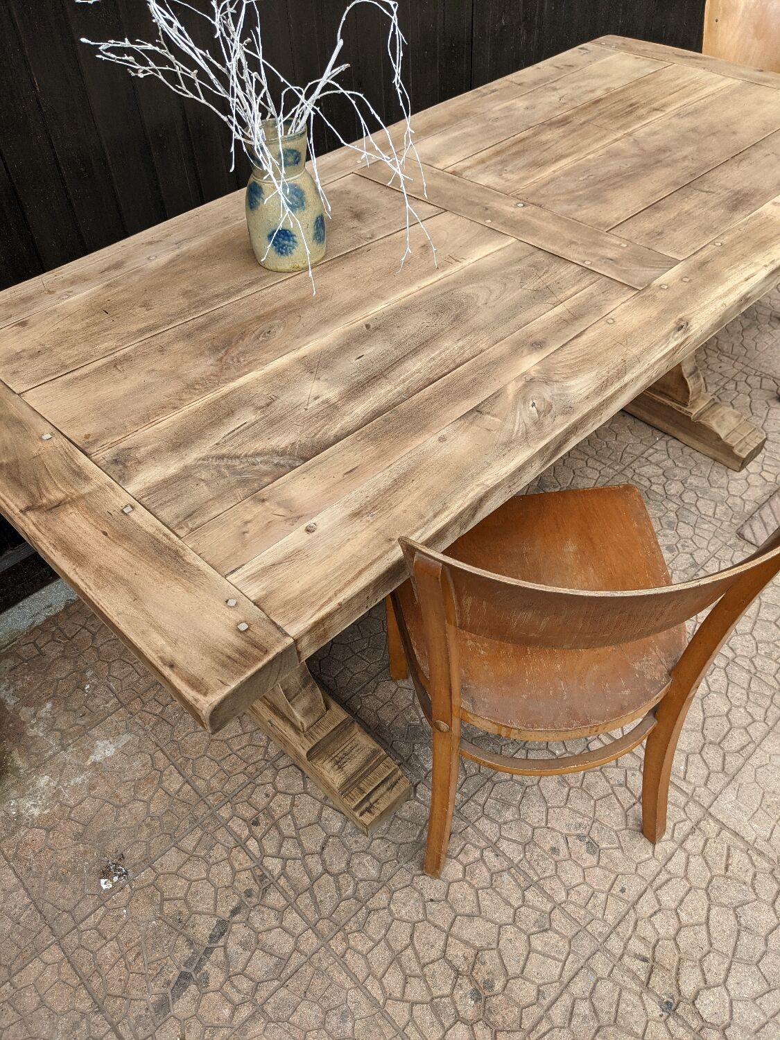 Farm table