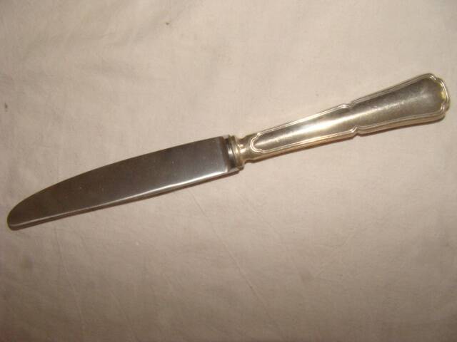 12 table knives with trilobate handles by the brand "G.Vivier"
