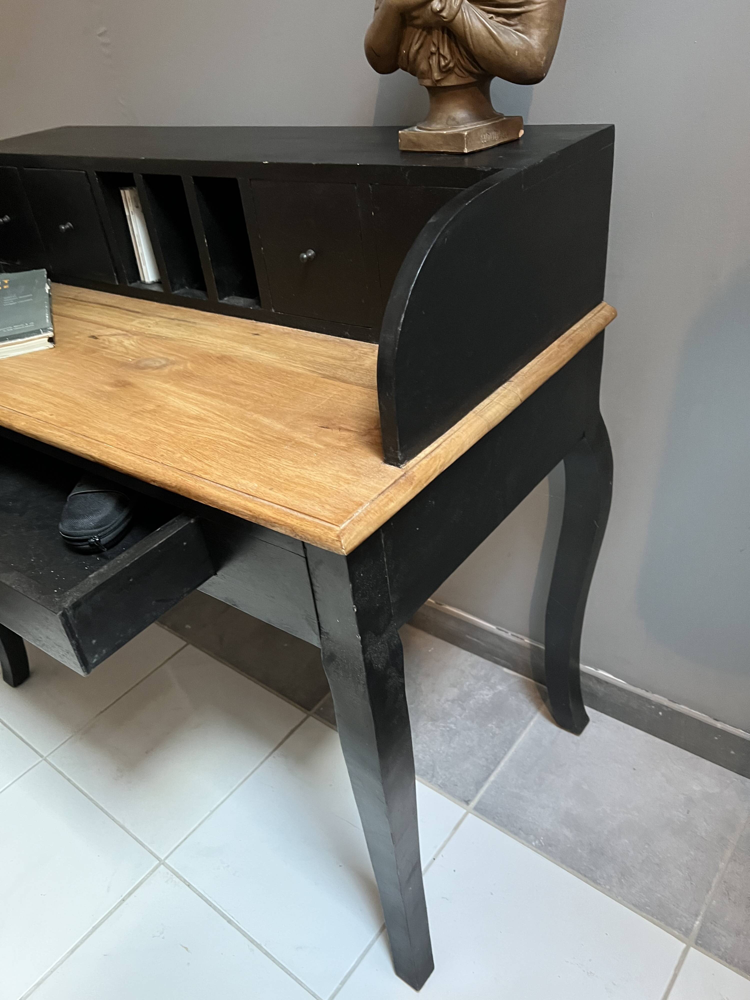 Black stepped wooden desk