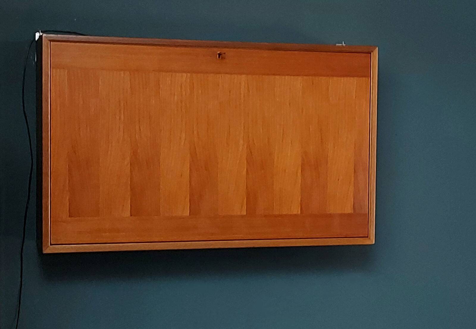 Meuble en teck, barre suspendue, Danemark 1960