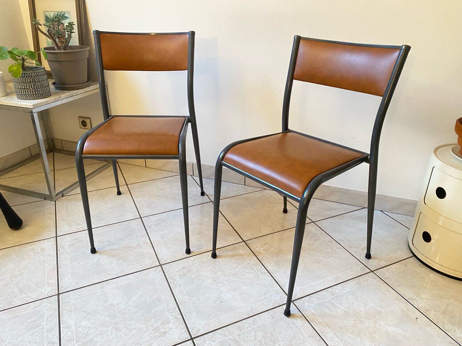 2 original vintage 1960s Mullca 510 adult school chairs