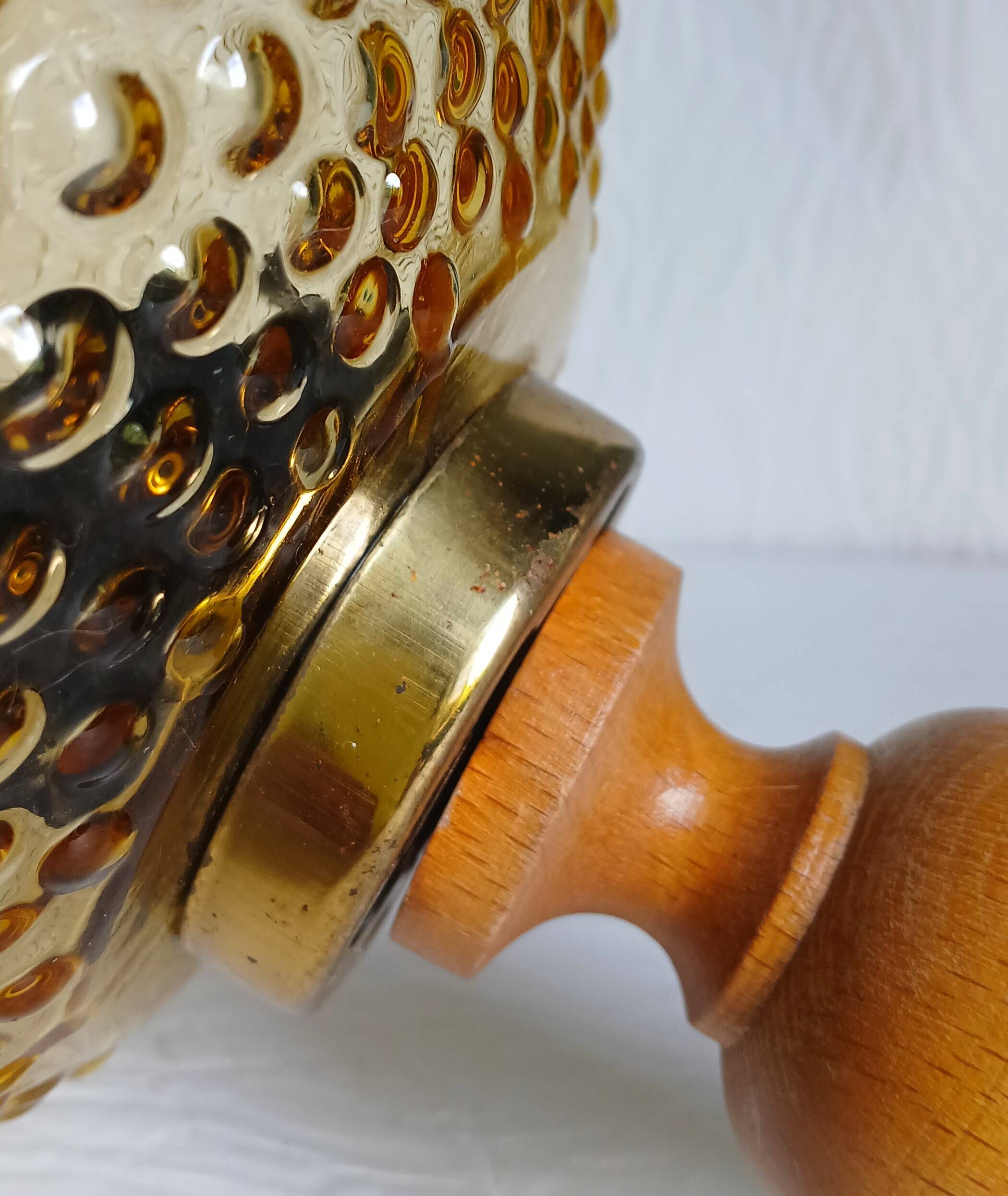 "Bubble" suspension in the style of H. Tynell in amber moulded glass, circa 1970.
