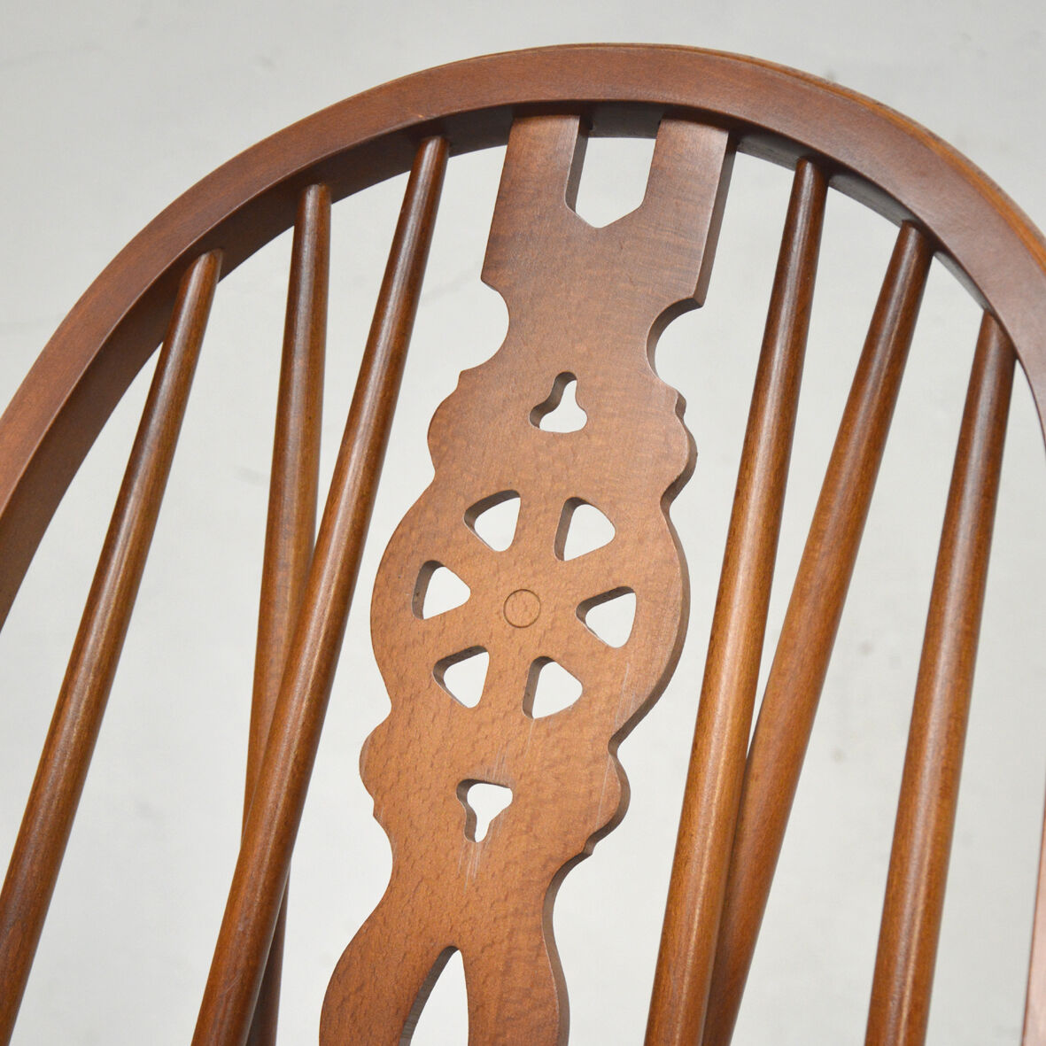 Rocking English Windsor 1950