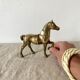 Cheval en laiton doré