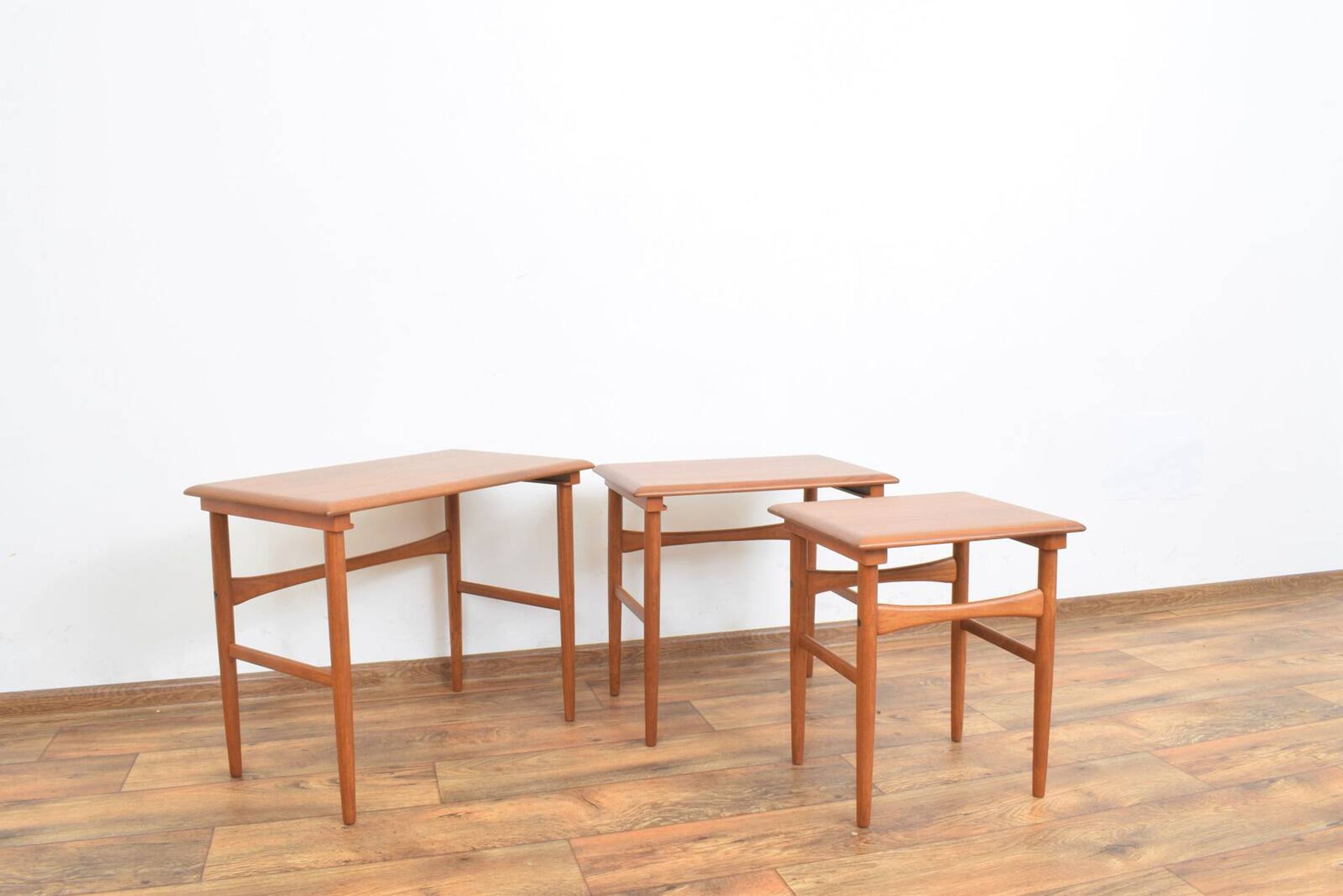 Tables gigognes en teck danois des années 50, ensemble de 3