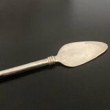 1 Foie gras serving dish and its shovel