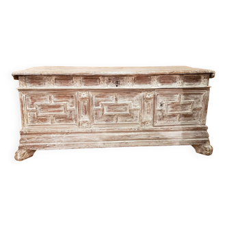18th century Catalan chest.