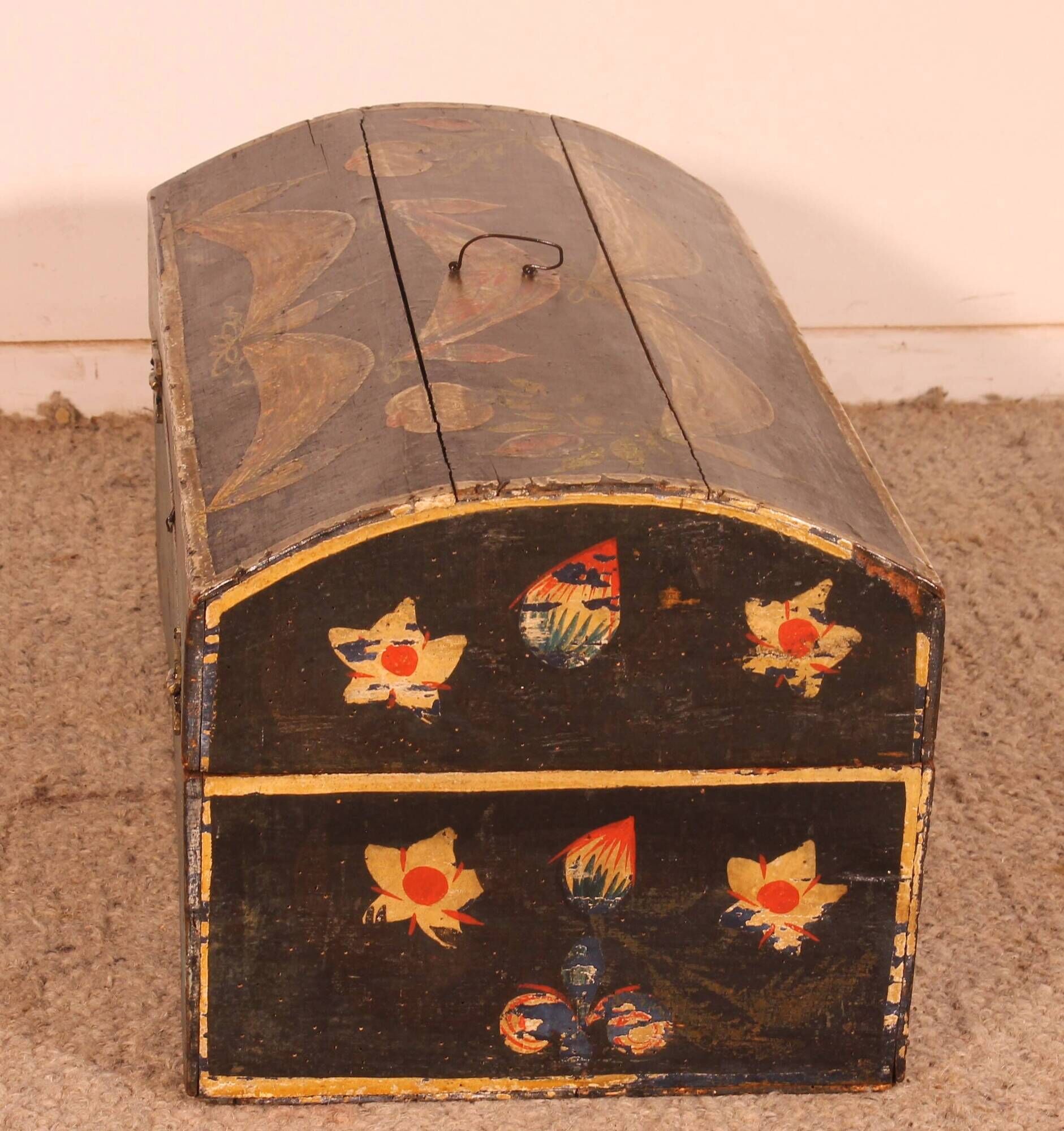 Norman wedding chest in painted wood - 19th century