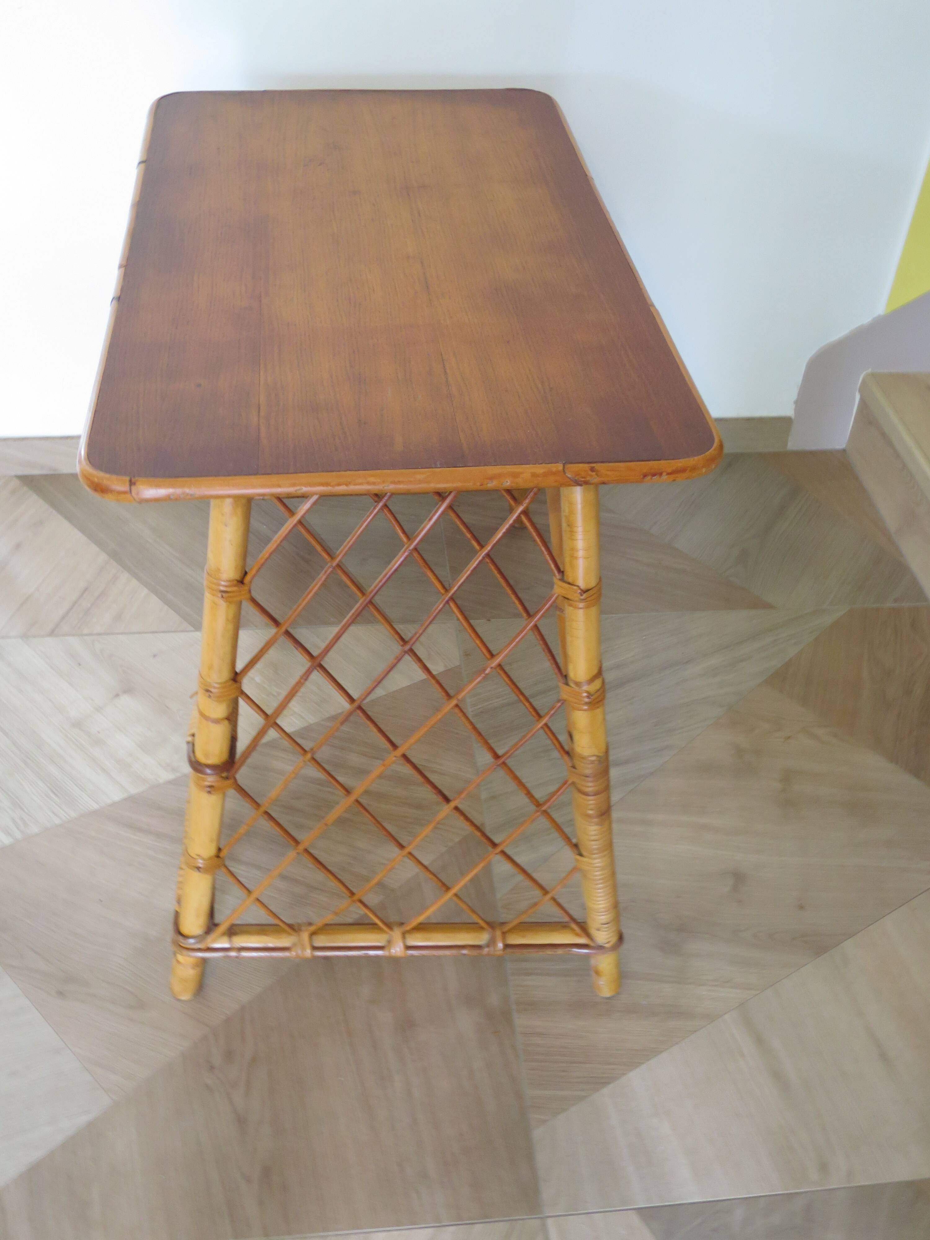 Vintage design - beautiful retro desk in bamboo wood and rattan - 2 drawers - 60s