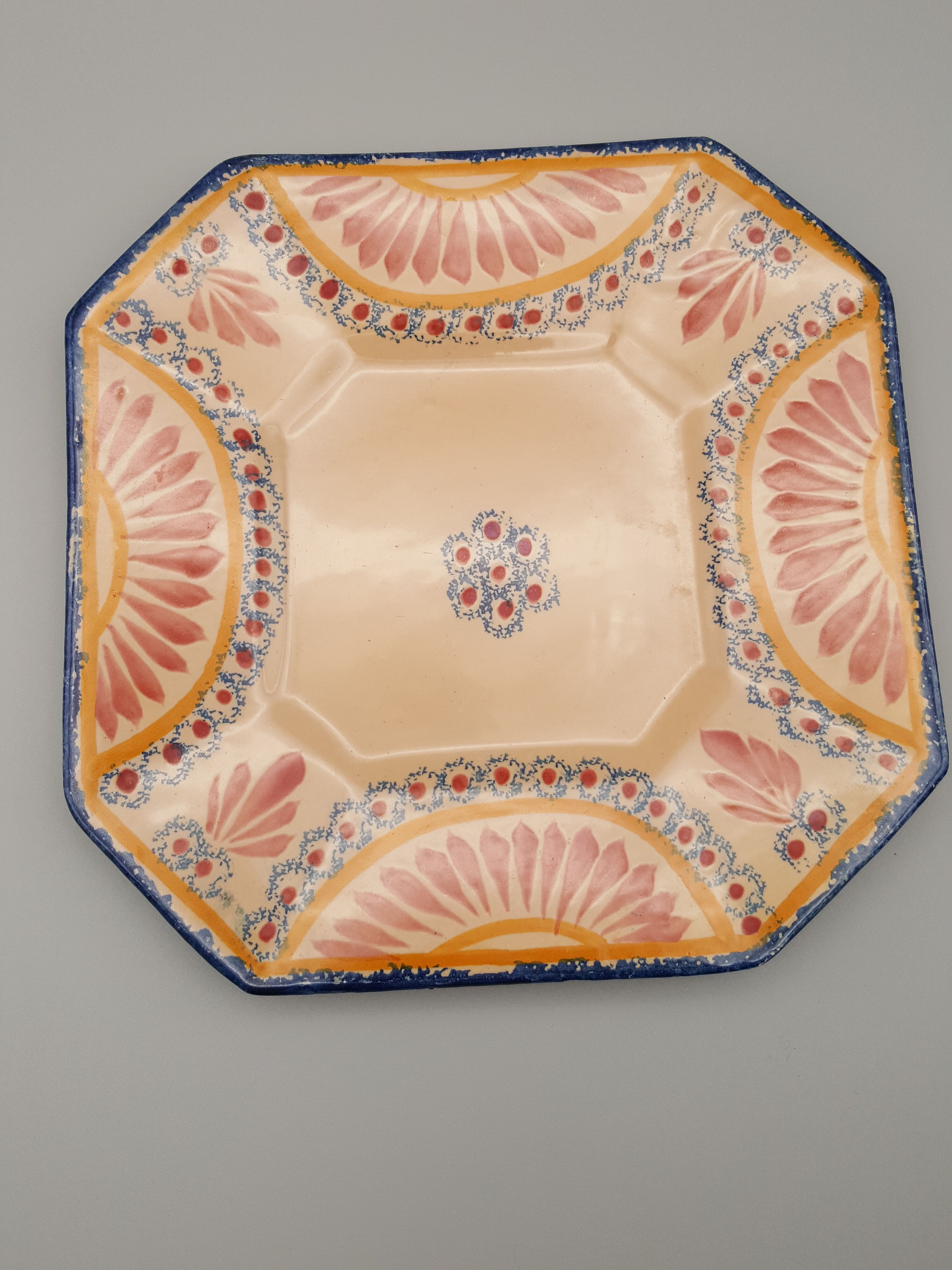 cups with octagonal saucers Henriot Quimper flower decoration leaves flowers