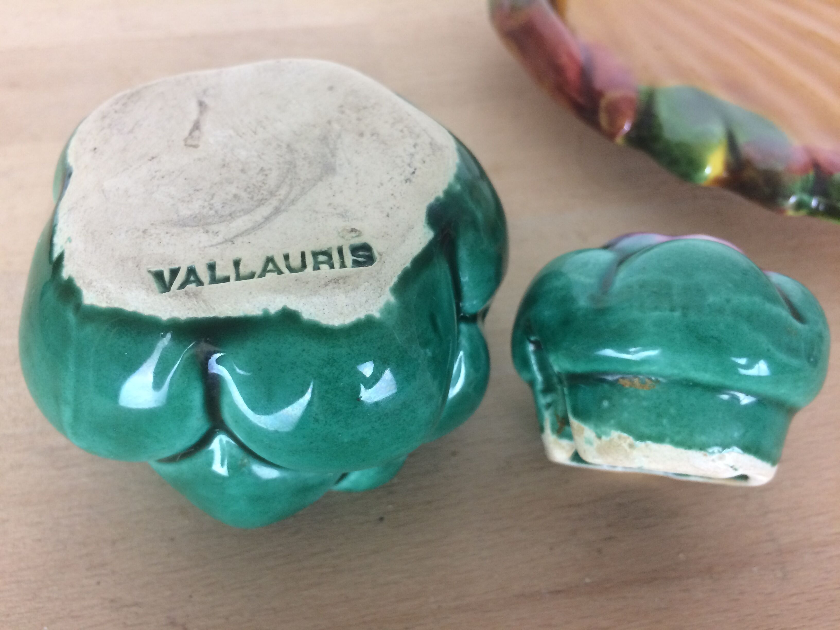 Vallauris mustard pepper shaker, dabbling, ceramics