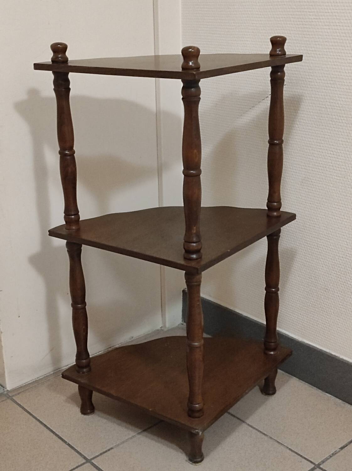 Vintage 3-Tier Corner Shelf