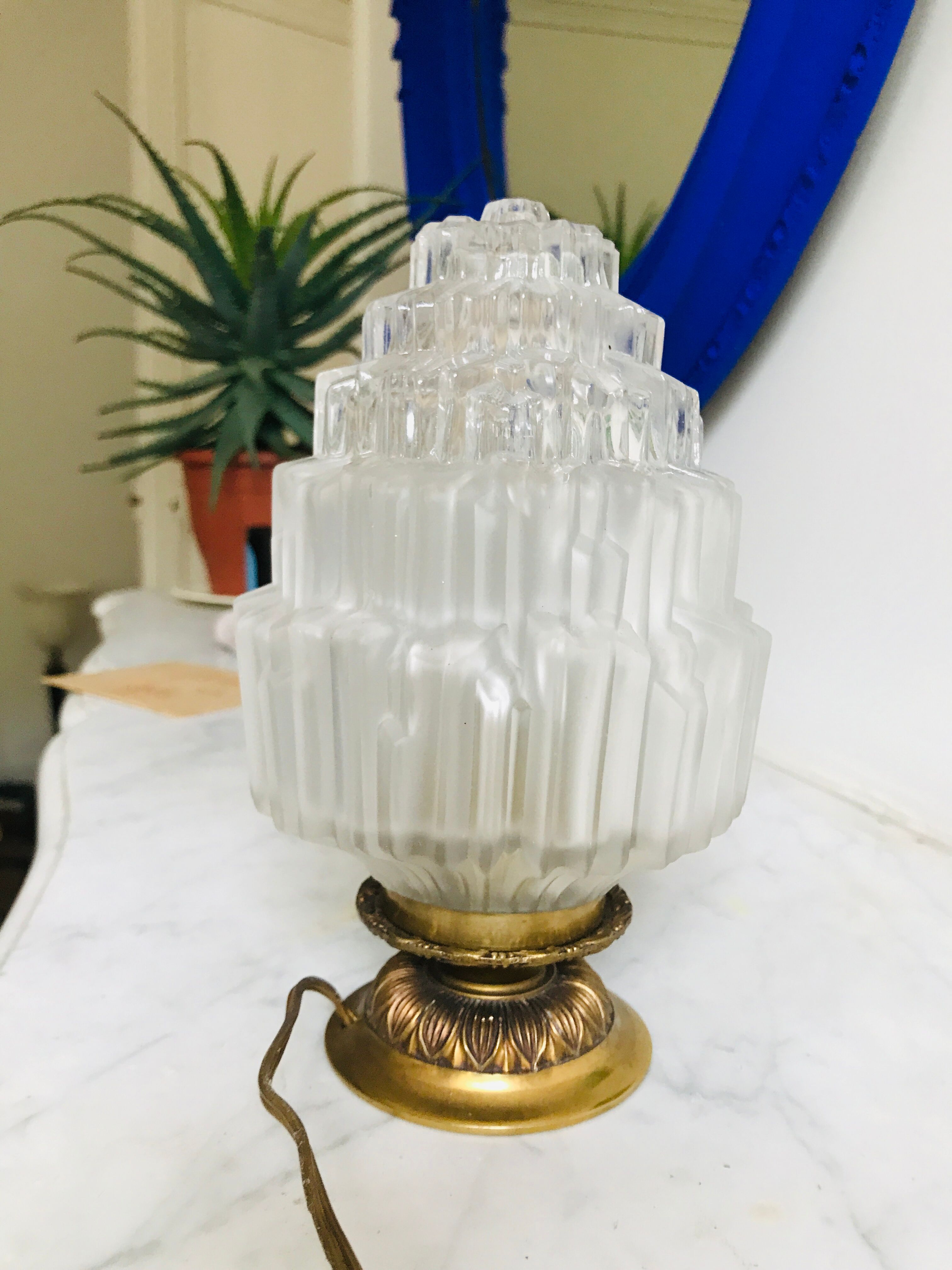 Table lamp- globe Art Deco skyscraper