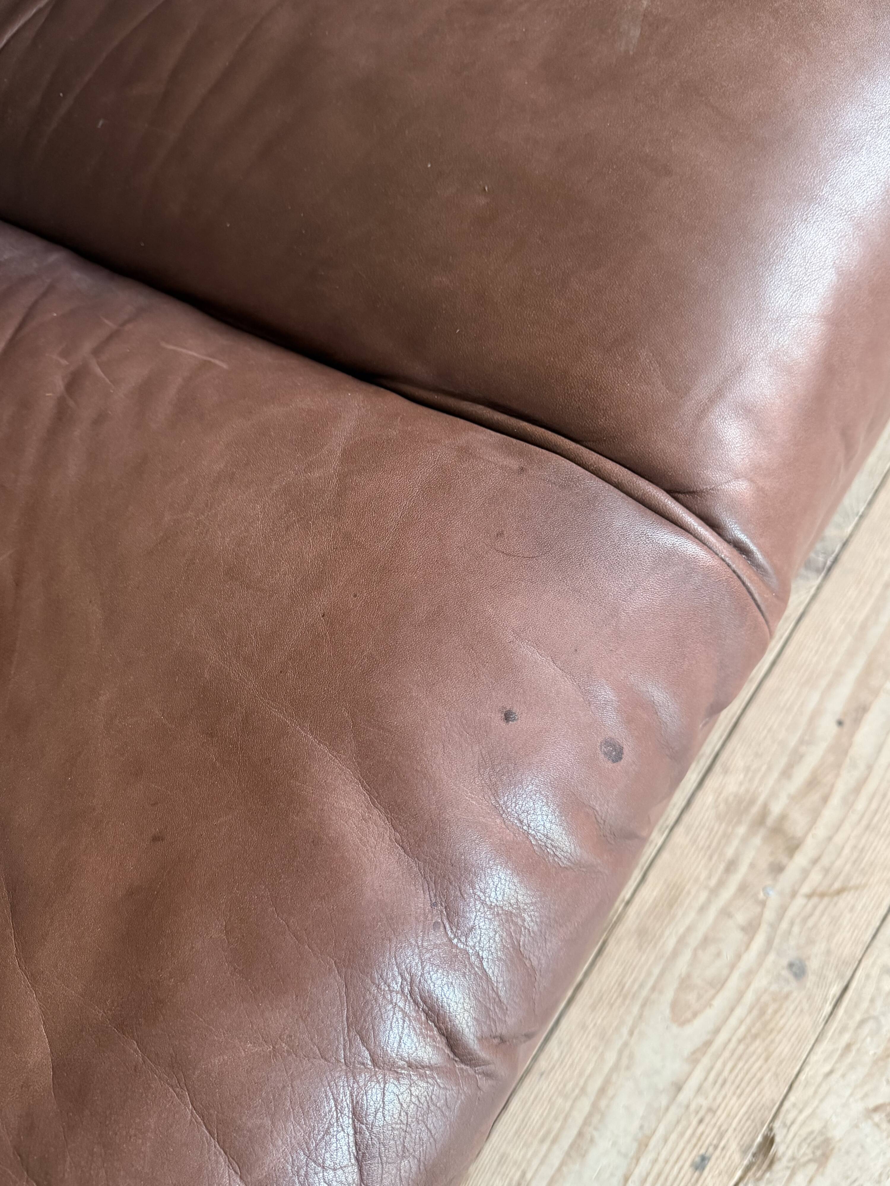 Vintage leather sofa Ligne Roset