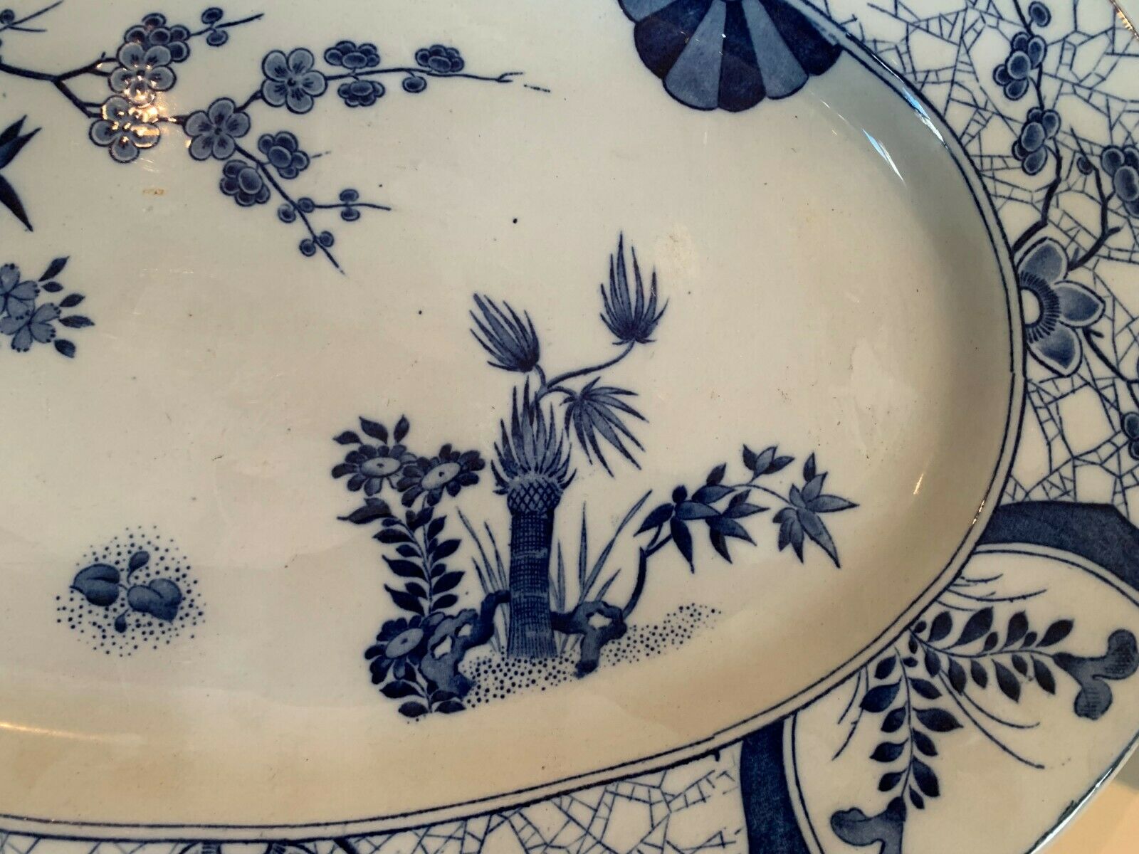 Creil Montereau 20th century earthenware oval dish