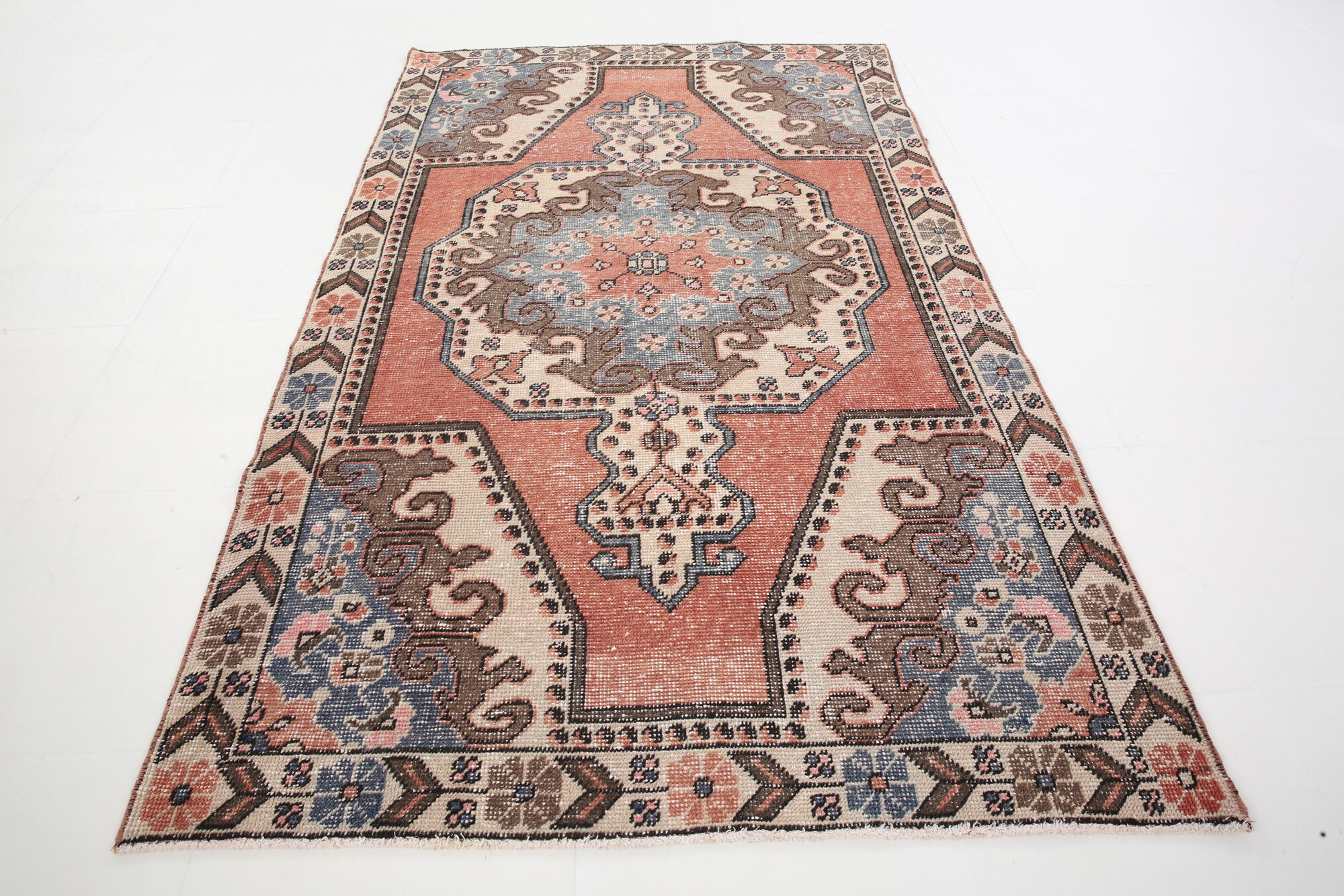 4x7 red & beige vintage rug, 122x207cm