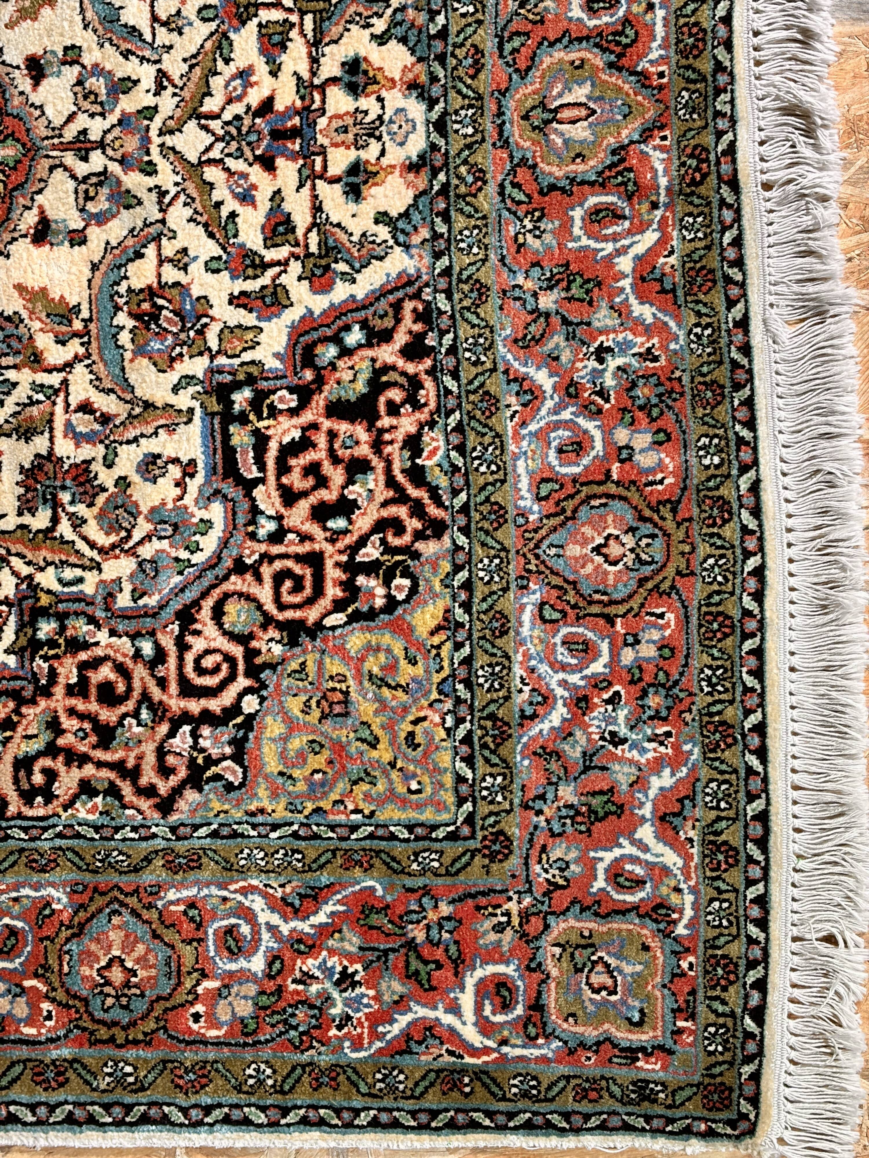 Antique Persian carpet handmade – wool – excellent condition