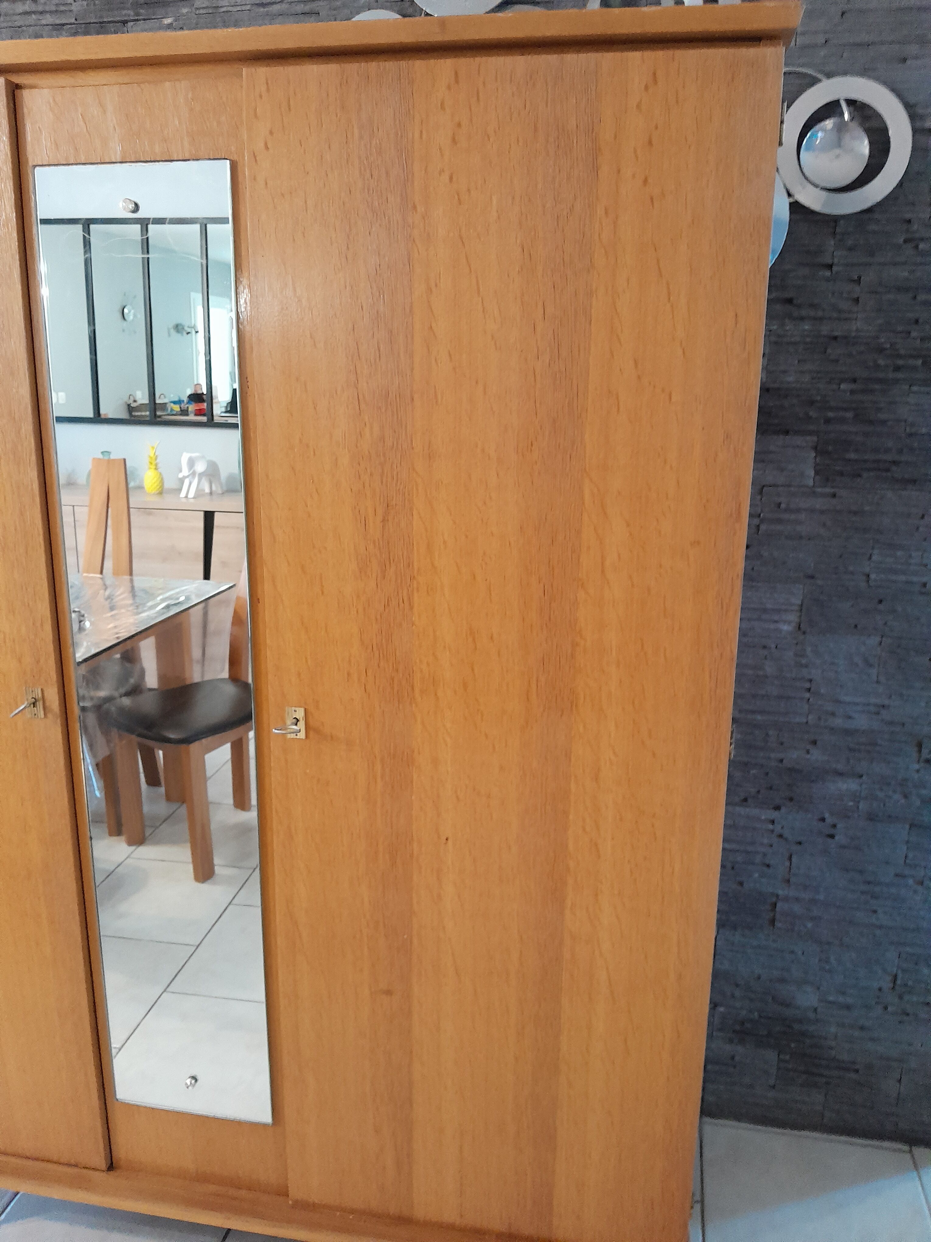 Wardrobe vintage feet Scandinavian compass