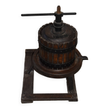 Ancien petit pressoir raynaud