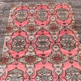 Oriental carpet from Pakistan: 1.83 x 2.75 meters. Completely handmade. Quality: wool